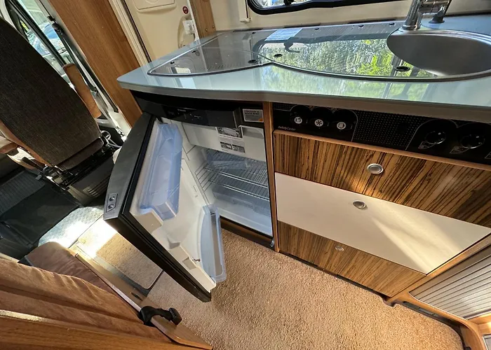 营地 Fiat Dethfless Camper